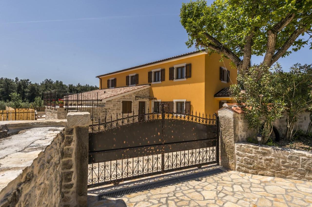 Spacious Four-Bedroom Villa Marija Klostar Kültér fotó